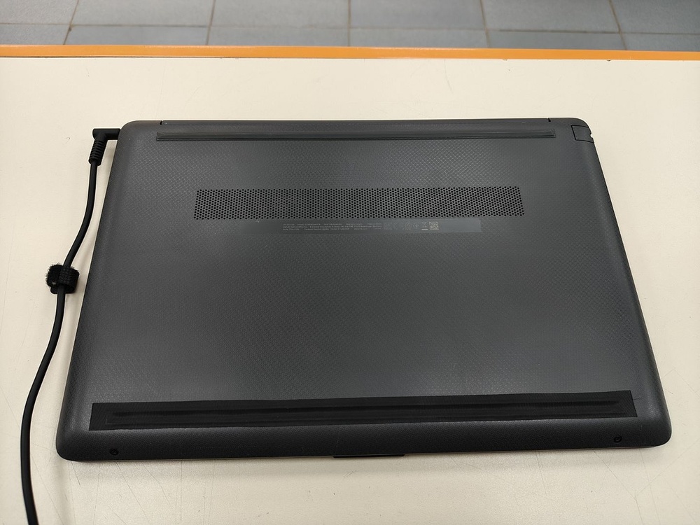 Ноутбук HP 250 g8; Core i5-1035G1, Intel UHD Graphics, 8 Гб, 240 Гб, Нет