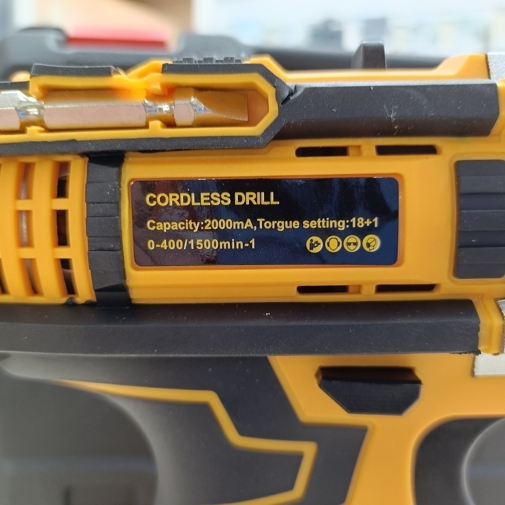 Шуруповерт Dewalt 24V