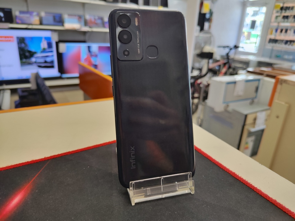 Смартфон Infinix HOT 12i 4/64