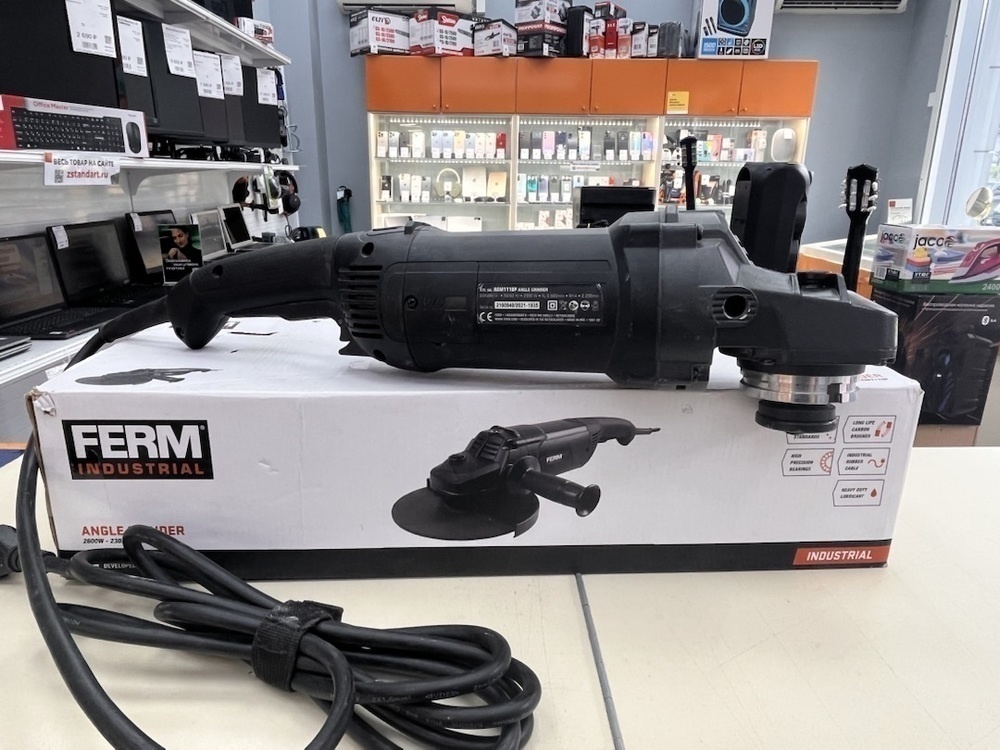 Угловая шлифмашина Ferm AGM1119Р