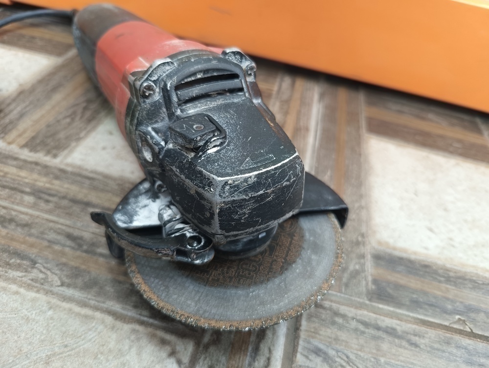 Угловая шлифмашина Elitech AG 1412E