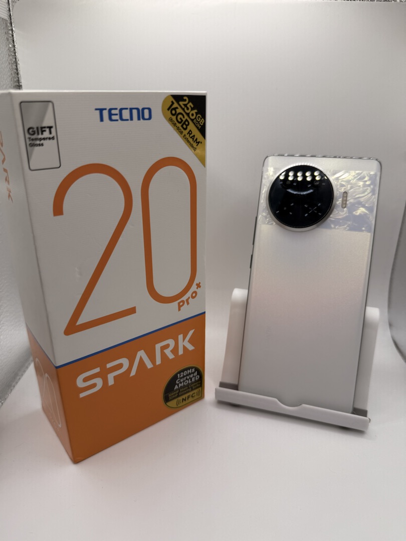 Смартфон Tecno SPARK 20 PRO + 8/256