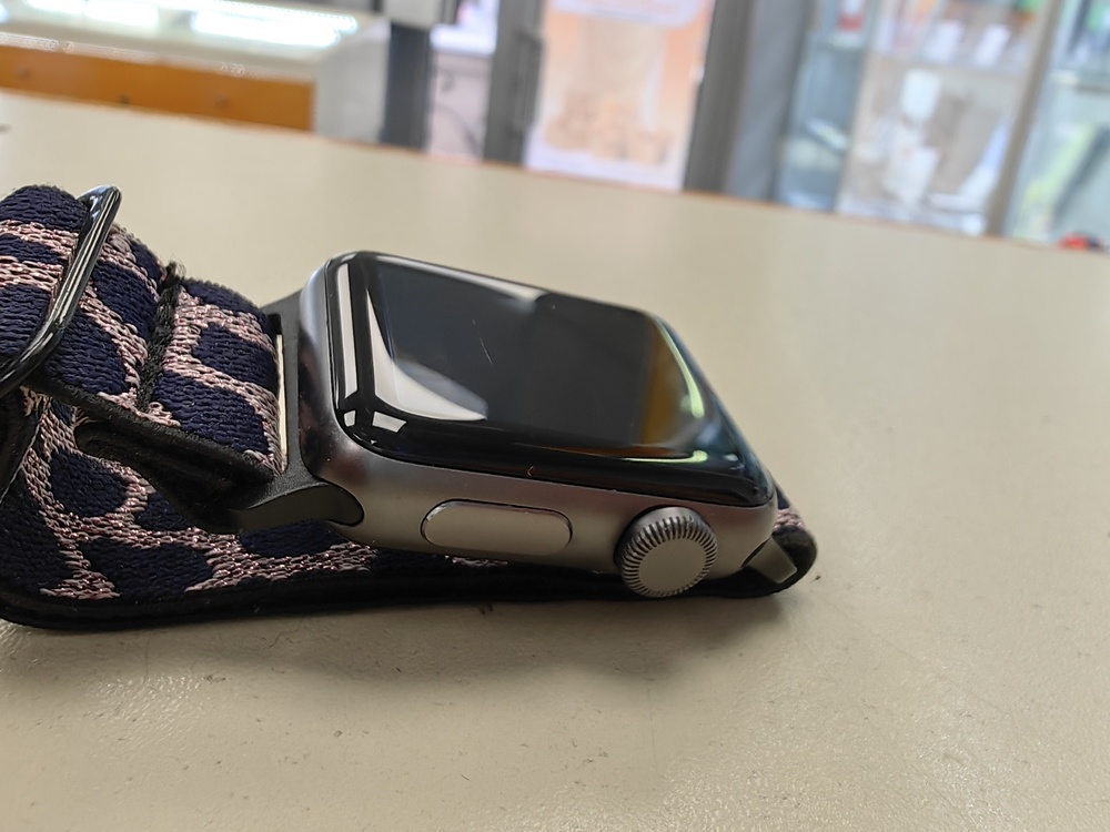 Смарт-часы Apple Watch Series 3 38 мм