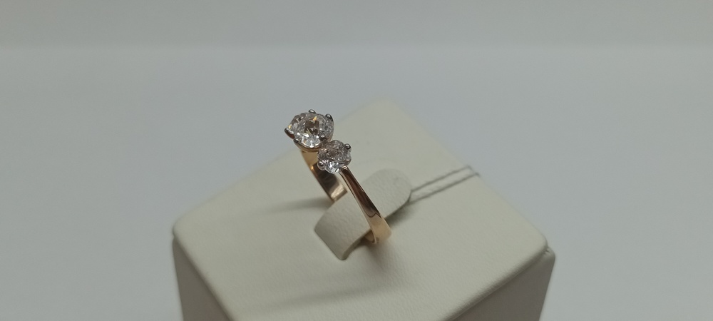 КОЛЬЦО С КАМНЯМИ (Au 585)