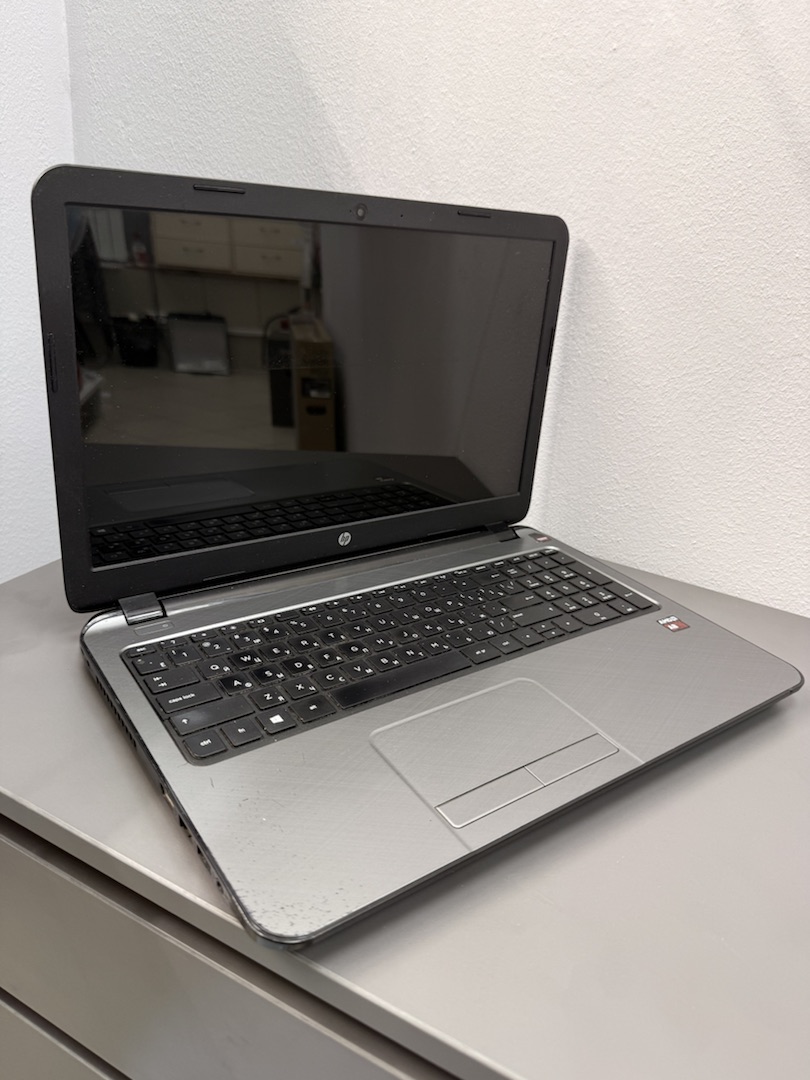 Ноутбук HP; A8-6410, Radeon R5 series, 8 Гб, 240 Гб, Нет