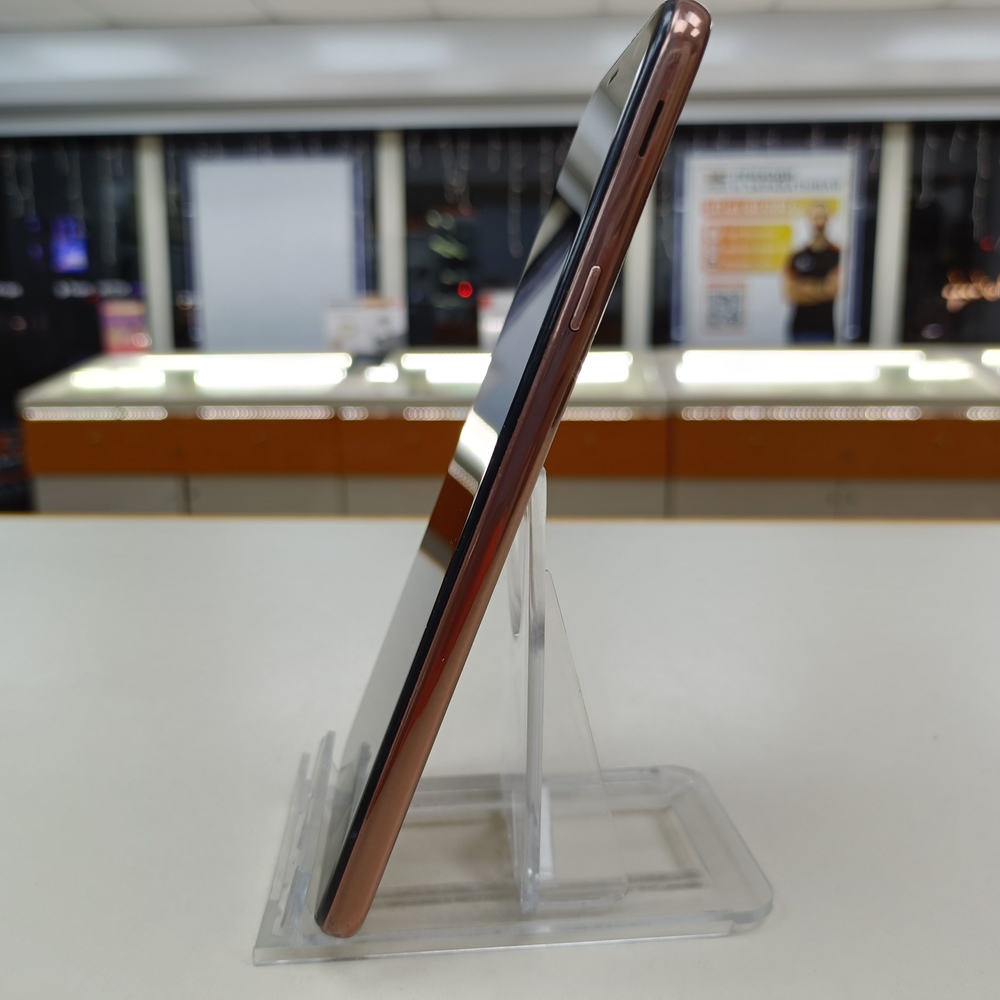 Смартфон Samsung Galaxy J4 Plus 3/32