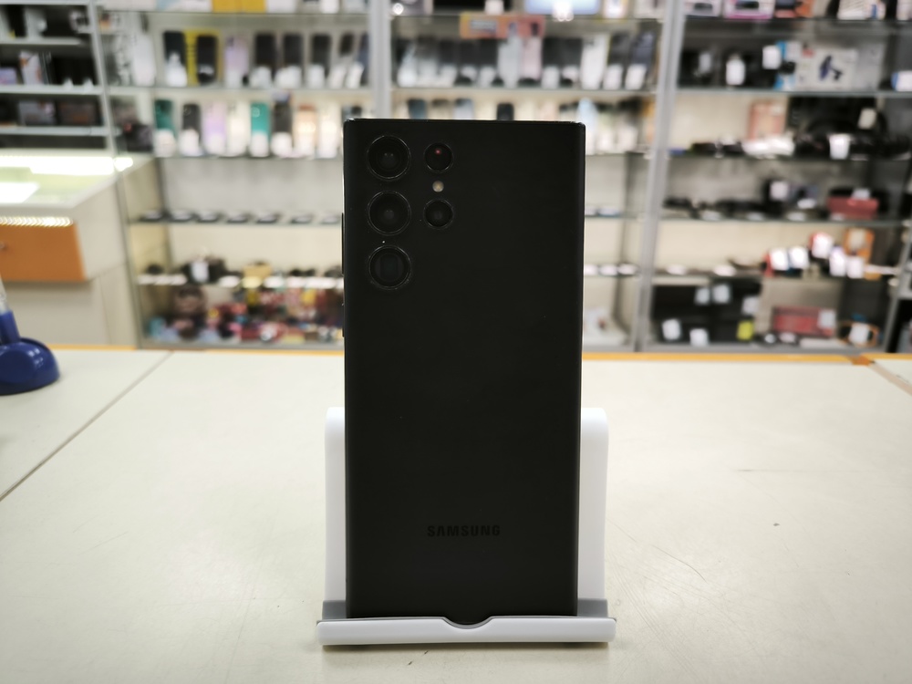 Смартфон Samsung Galaxy S22 Ultra 12/512