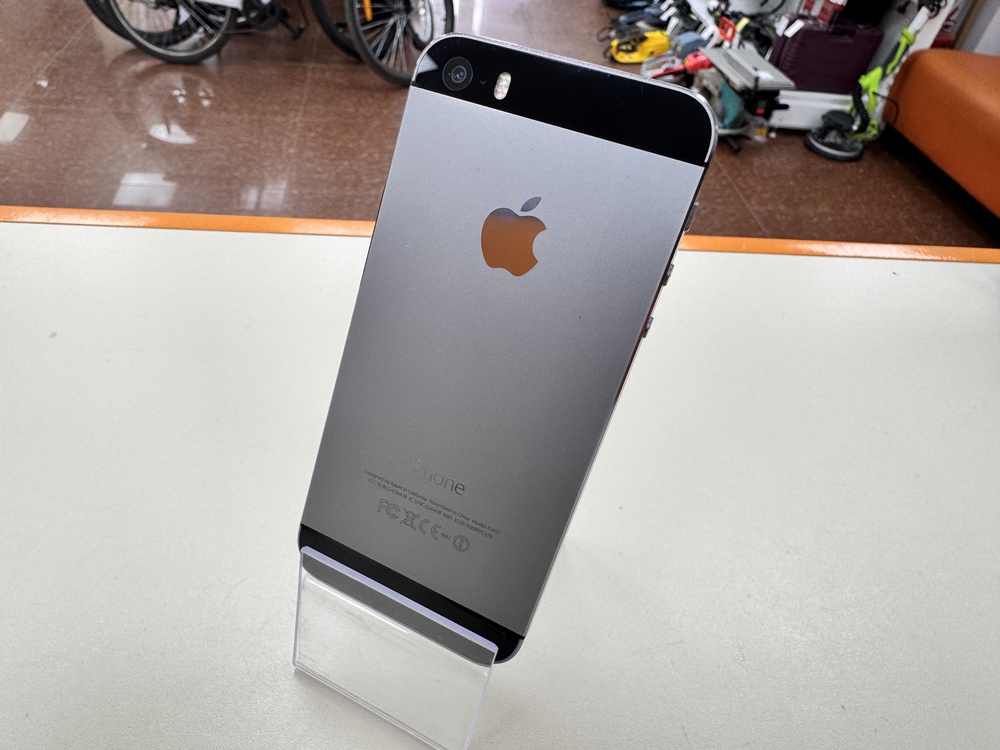 Смартфон Apple iPhone 5S 16Gb