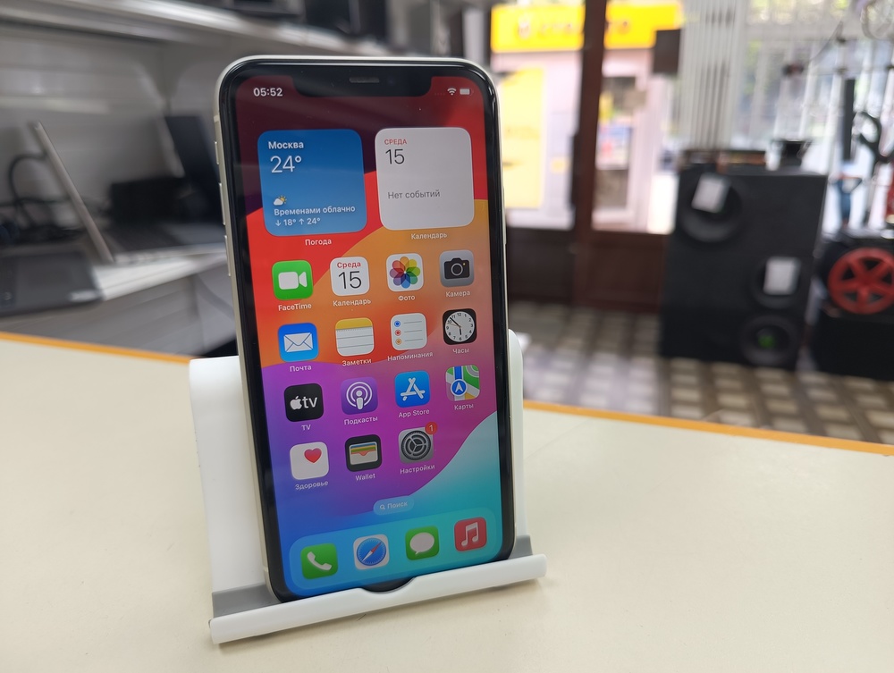 Смартфон Apple iPhone 11 64Gb