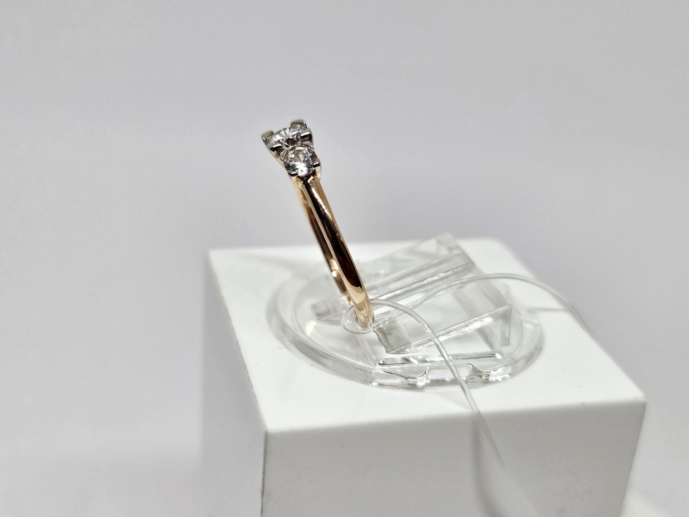 КОЛЬЦО С КАМНЯМИ (Au 585)