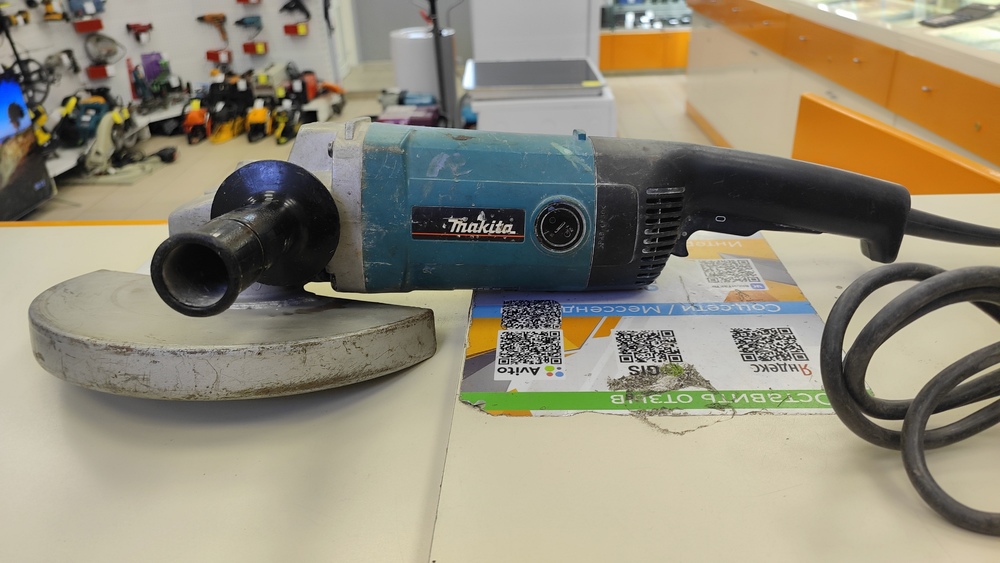 Угловая шлифмашина Makita 9069/230