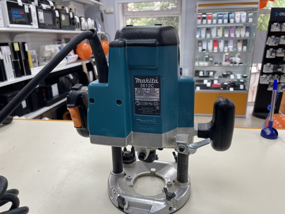 Фрезер Makita 3612С