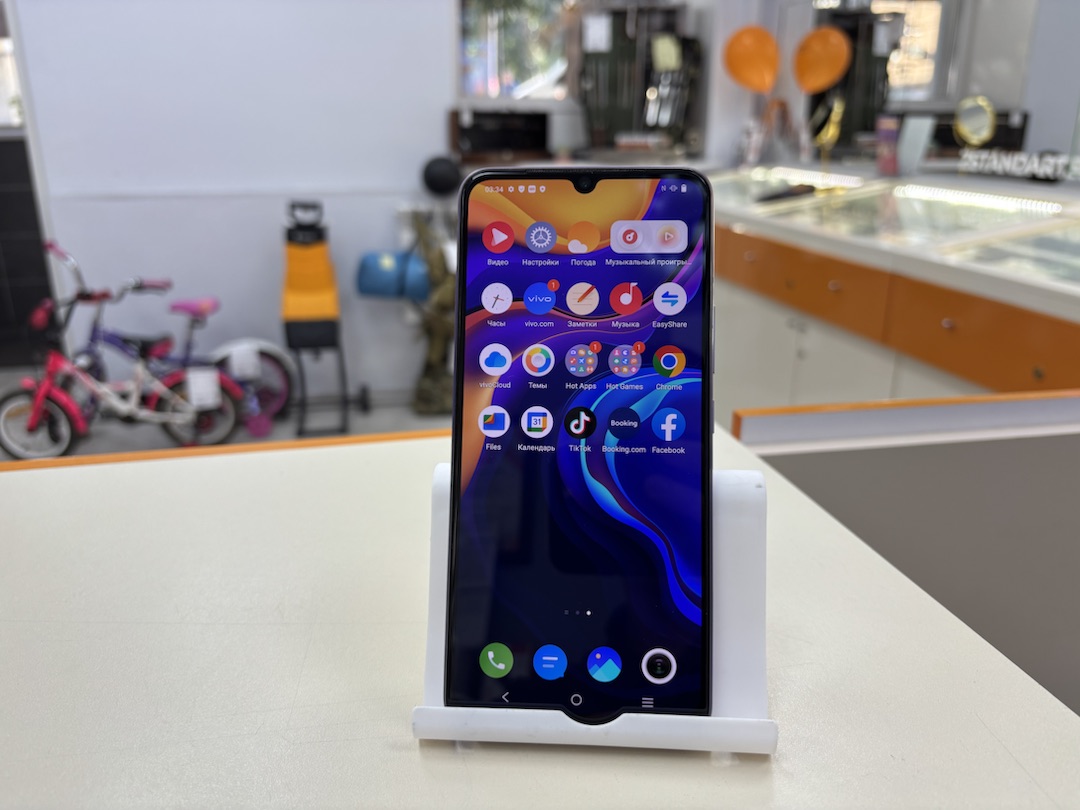 Смартфон Vivo V20 8/128