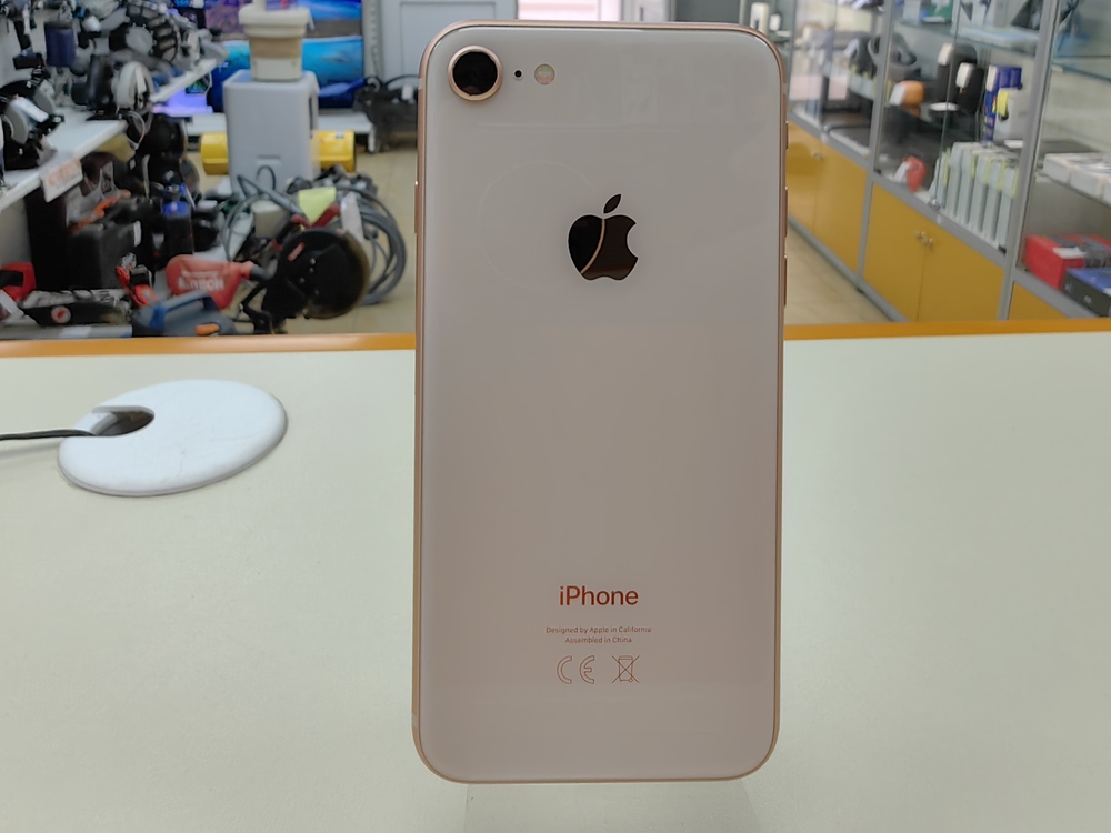 Смартфон Apple iPhone 8 64Gb