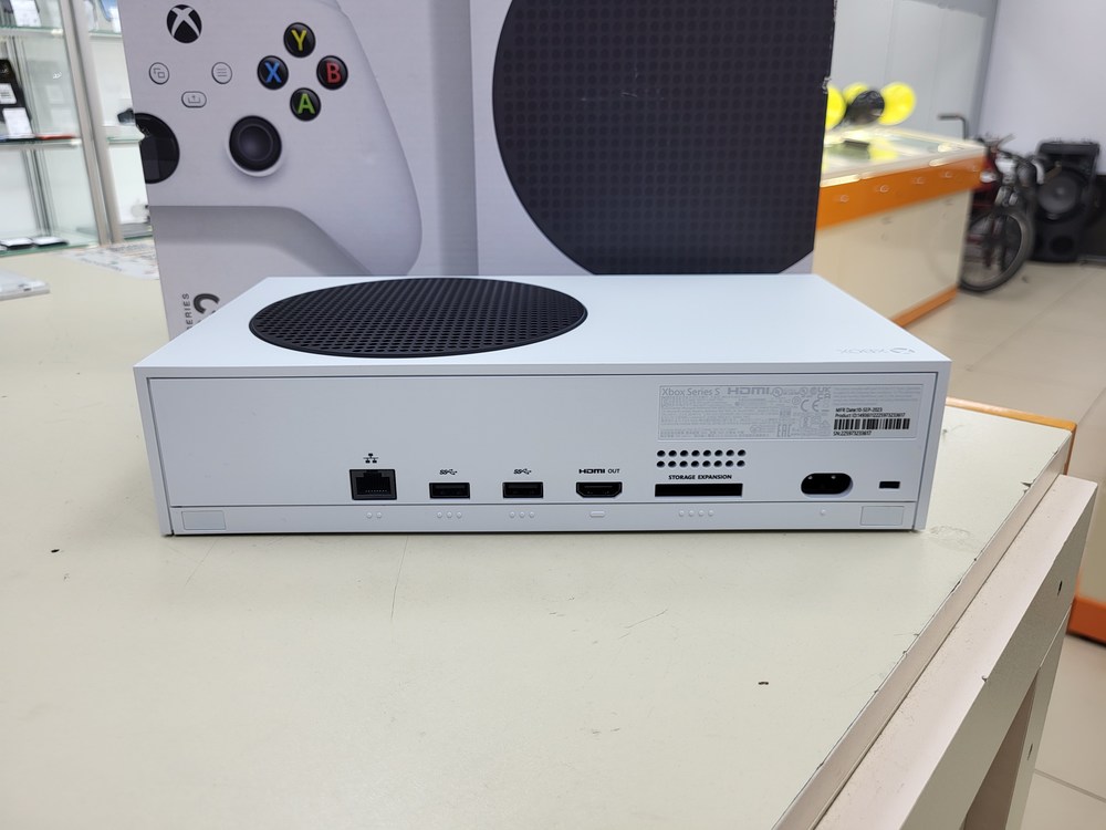 Игровая приставка Xbox Series S 512Gb SSD Игровая приставка Xbox Series S 512Gb SSD