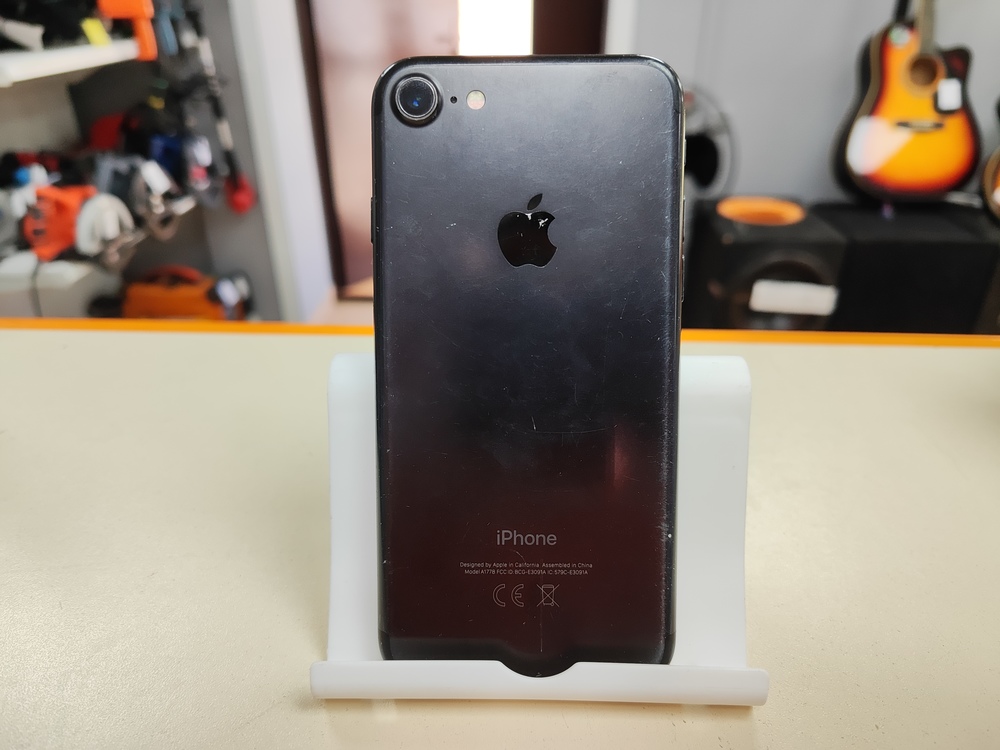 Смартфон Apple iPhone 7 32Gb