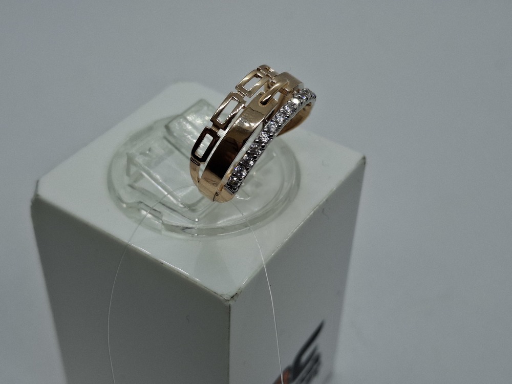 01-118235 КОЛЬЦО С КАМНЯМИ (Au 585)