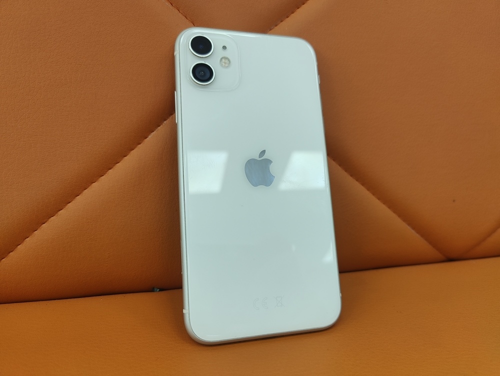 Смартфон Apple iPhone 11 64Gb