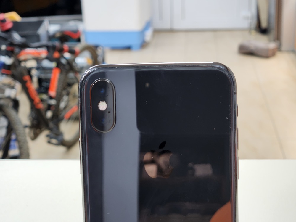 Смартфон Apple iPhone X 64Gb