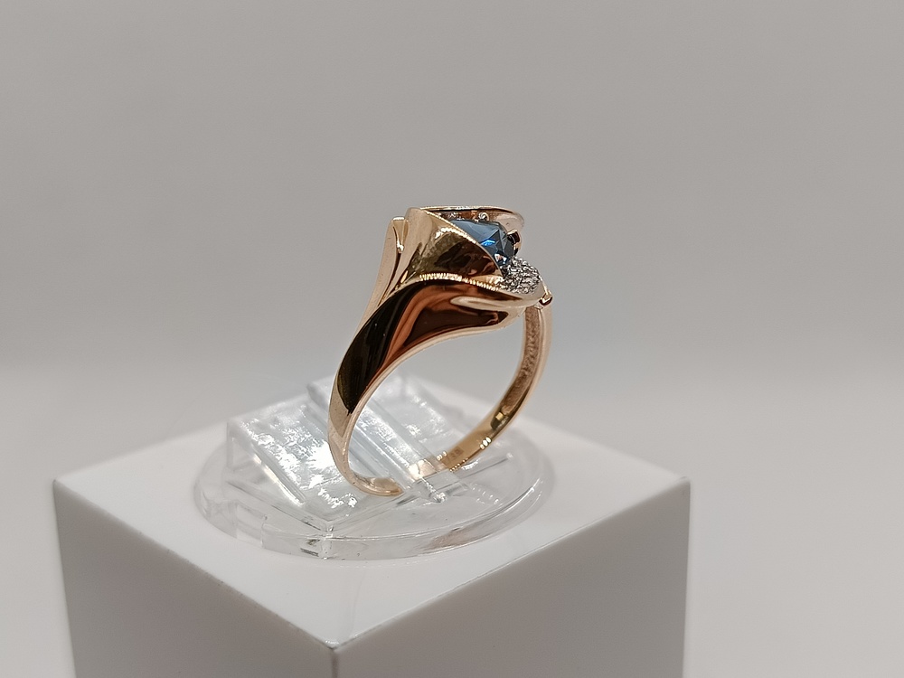 КОЛЬЦО ЛОНДОН ТОПАЗ с камнями (Au 585)