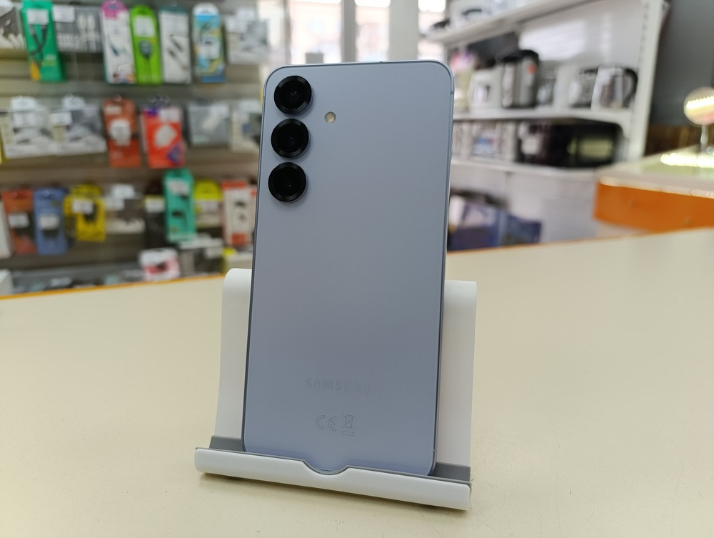 Смартфон Samsung Galaxy S25 12/128