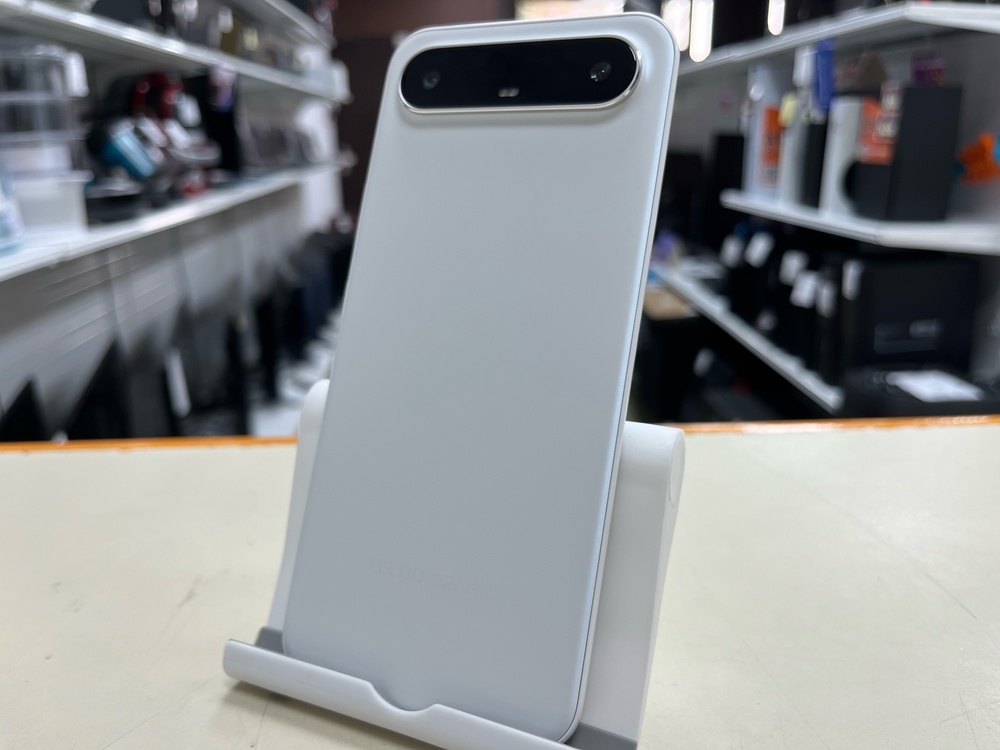 Смартфон Tecno Spark Slim 8/256