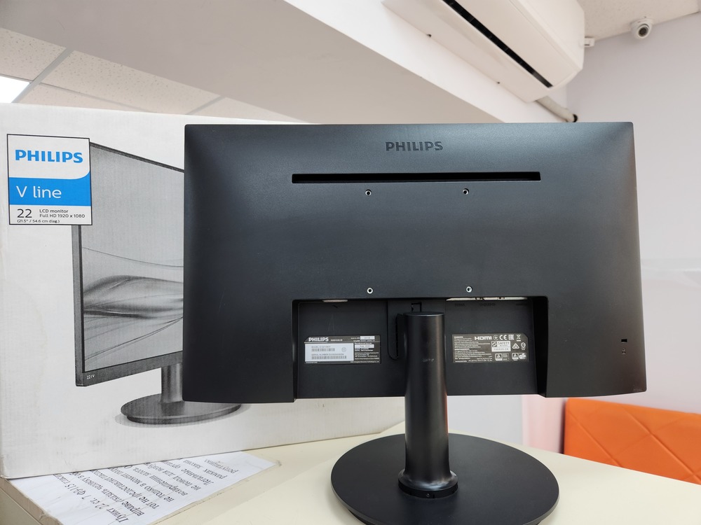 Монитор Philips 221V8