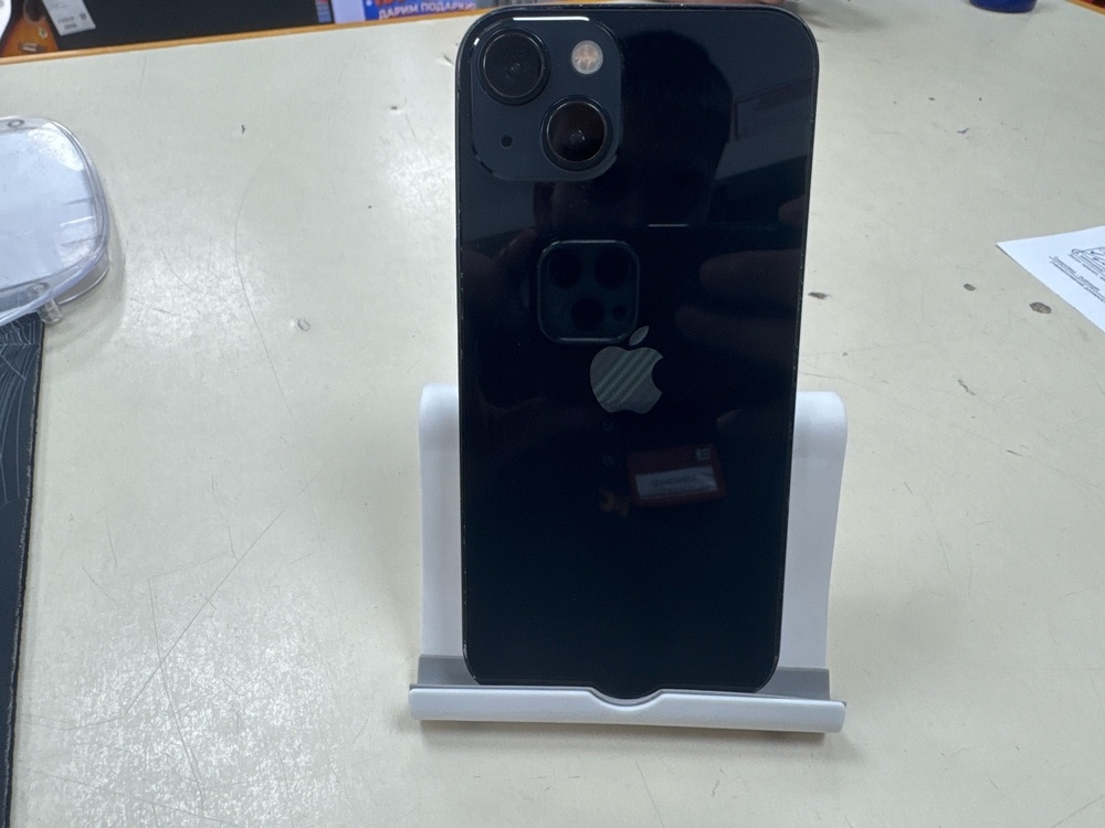 Смартфон Apple iPhone 13 128Gb