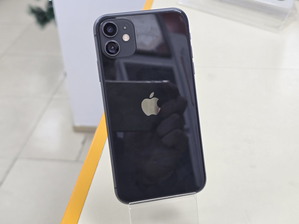 Смартфон Apple iPhone 11 64Gb