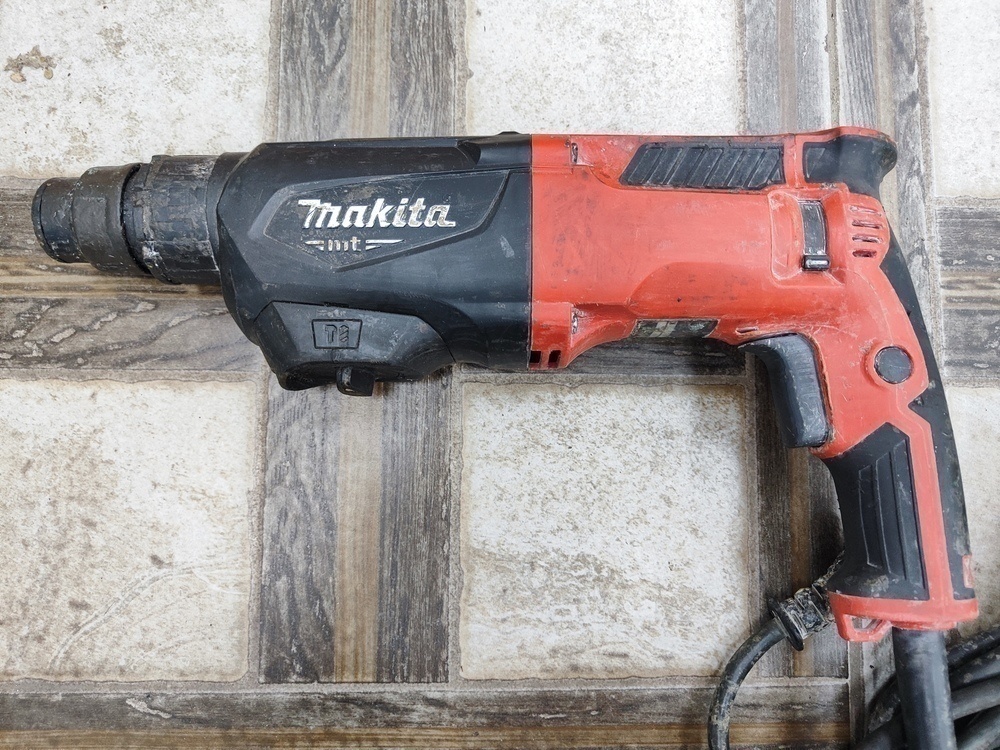 Перфоратор Makita M8701