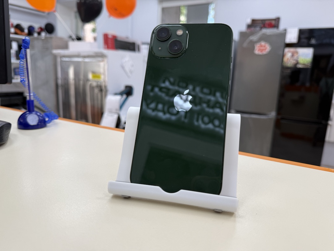 Смартфон Apple iPhone 13 128Gb