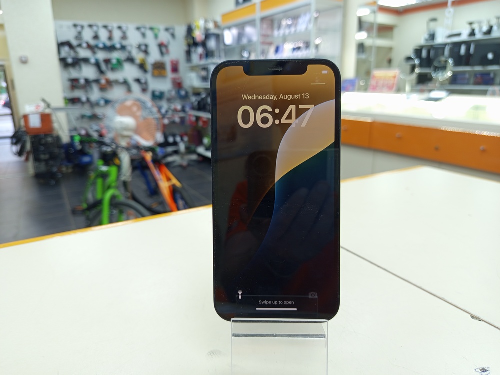 Смартфон Apple iPhone 12 64Gb