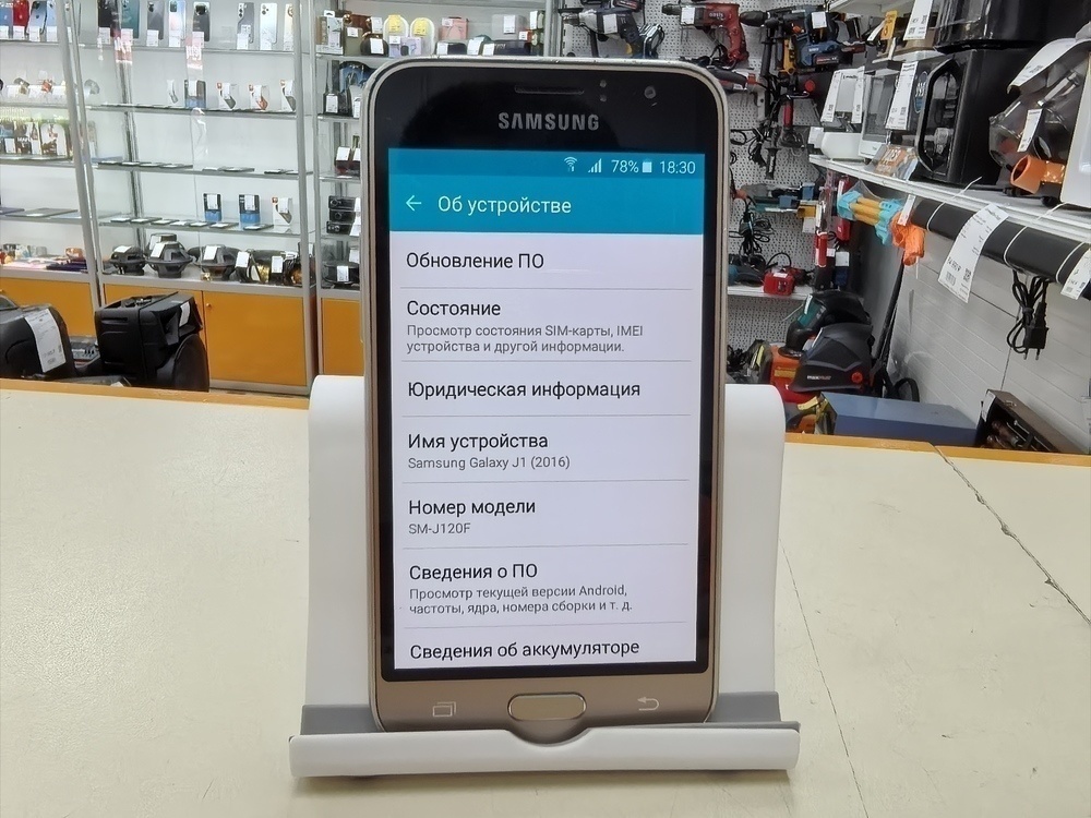 Смартфон Samsung Galaxy J1 2016 1/8