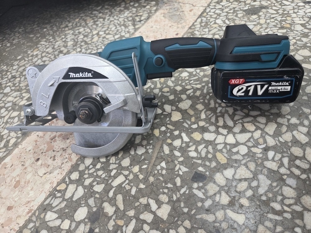 Дисковая пила Makita 21V