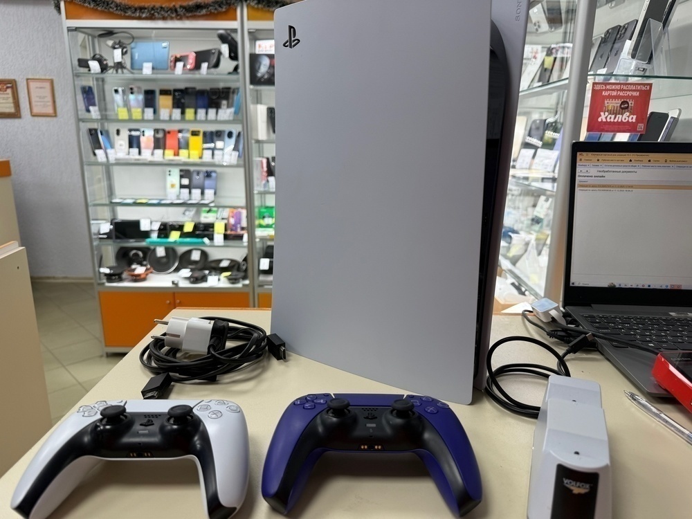 Игровая приставка PlayStation 5 825Gb (С дисководом)