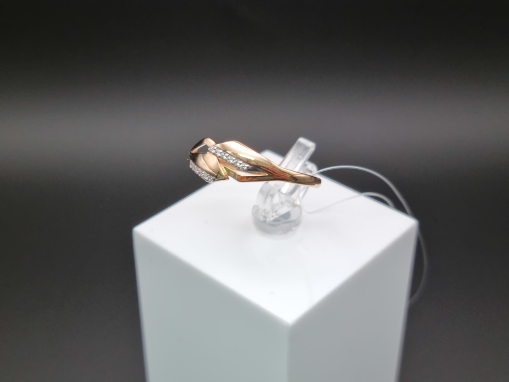 КОЛЬЦО С КАМНЯМИ (Au 585)