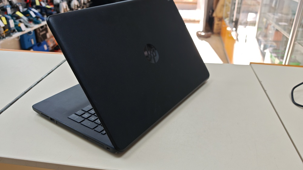 Ноутбук HP; Core i3-5005U, Intel HD Graphics 5500, 4 Гб, 500 Гб, Нет