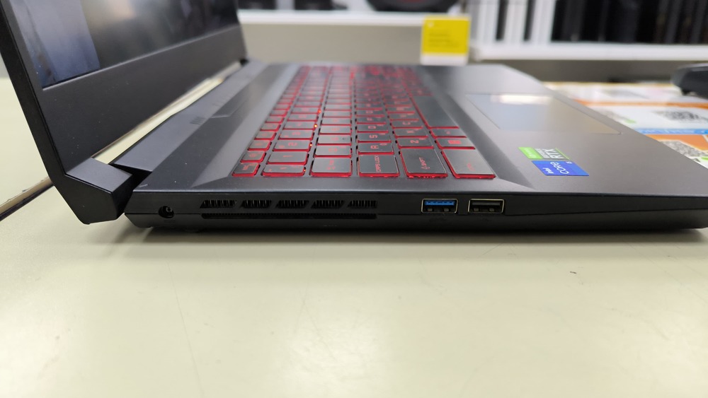 Ноутбук MSI;  Core I5-11400H, GeForce RTX 3060, 16 Гб, 512 GB, Нет