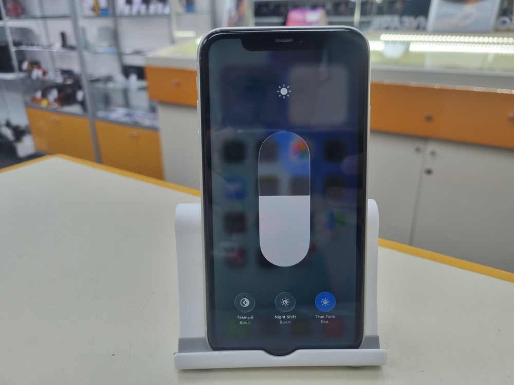 Смартфон Apple iPhone 11 64Gb