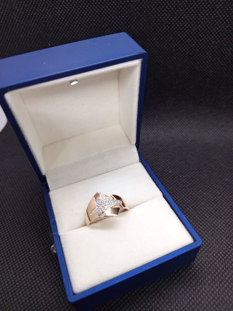 КОЛЬЦО С КАМНЯМИ (Au 585)