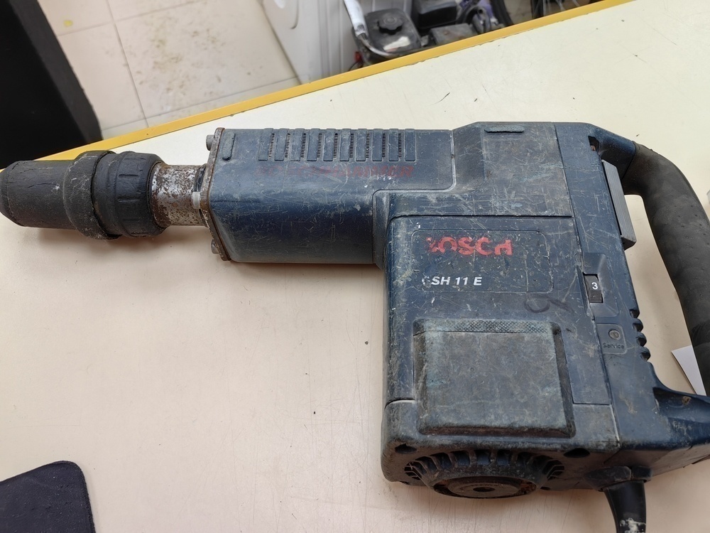 Отбойный молоток Bosch GSH 11E