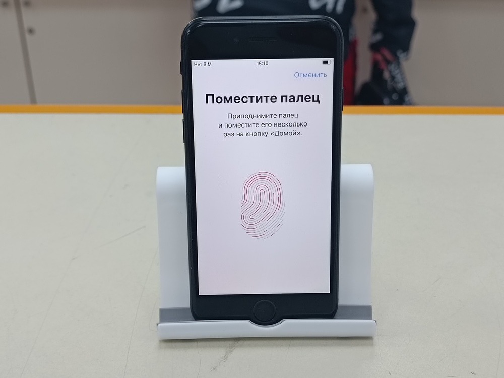 Смартфон Apple iPhone SE 2020 64Gb