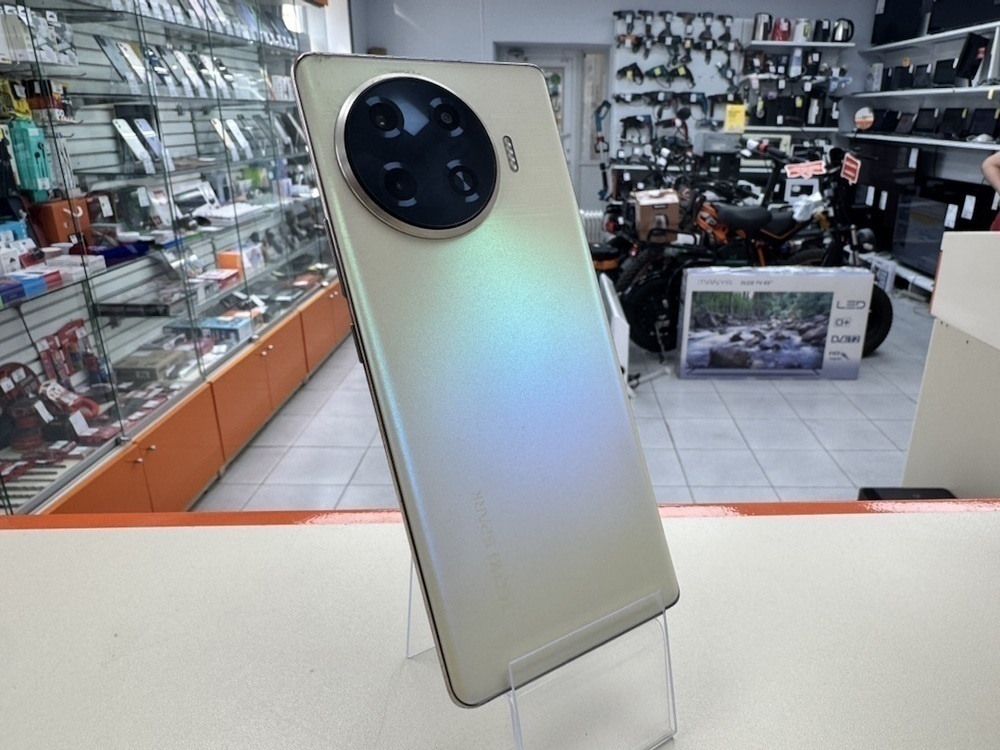 Смартфон Tecno SPARK 20 PRO + 8/256