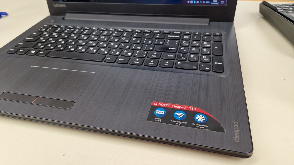Ноутбук Lenovo ideapad 310; Core i3-6006U, HD Graphics, 4 Гб, 240 Гб, Нет