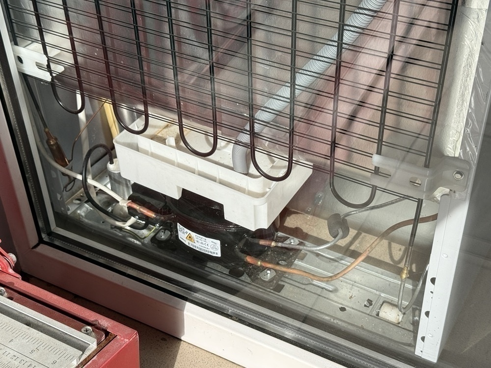Холодильник Beko RCSK 339M20 W