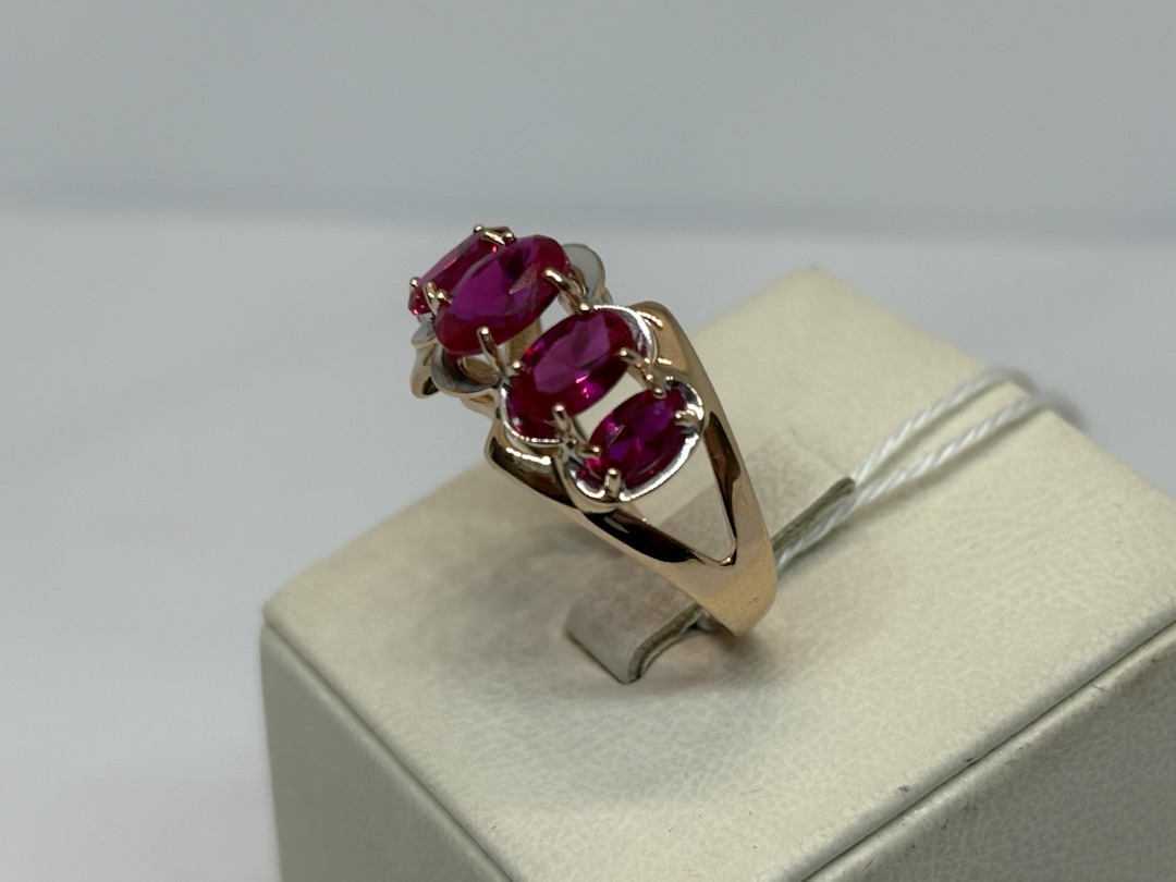 КОЛЬЦО С КАМНЯМИ (Au 585)