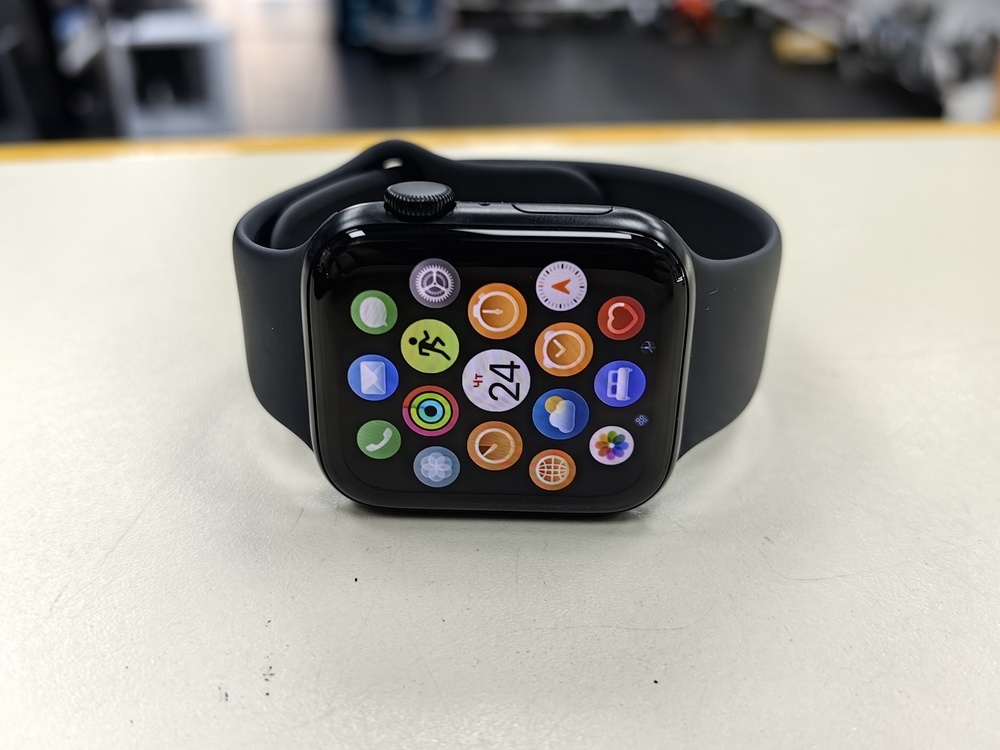 Смарт-часы Apple Watch SE 2022 44mm