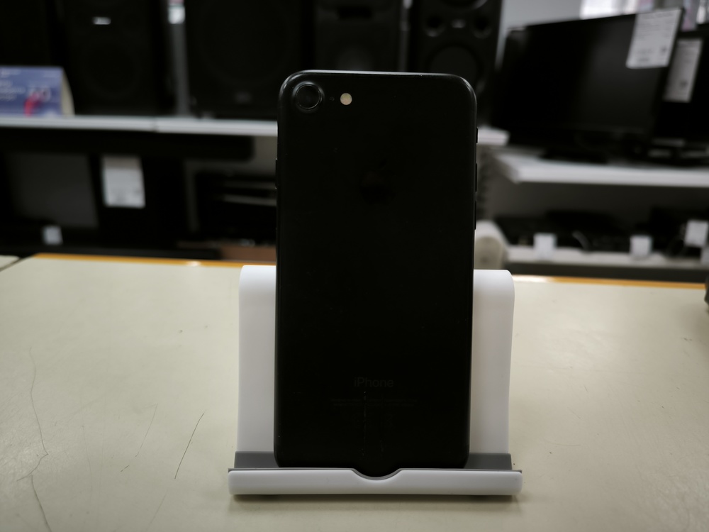 Смартфон Apple iPhone 7 32Gb
