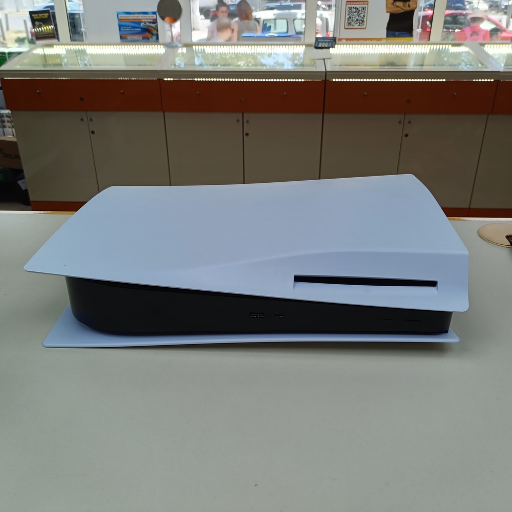 Игровая приставка PlayStation 5 825Gb (С дисководом)