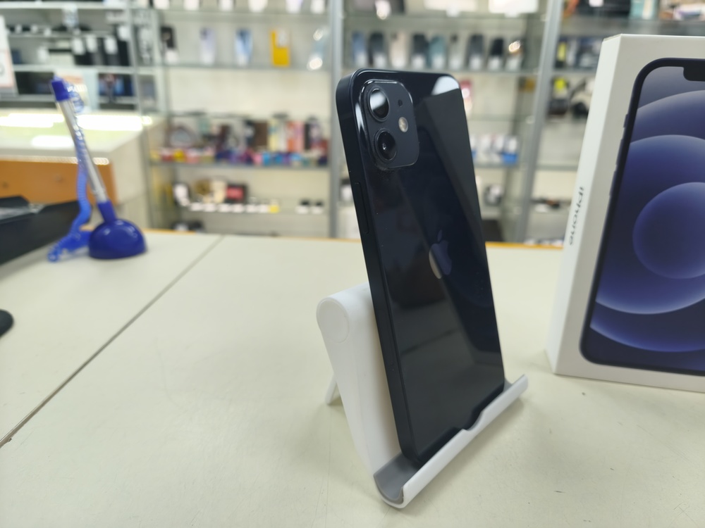 Смартфон Apple iPhone 12 64Gb
